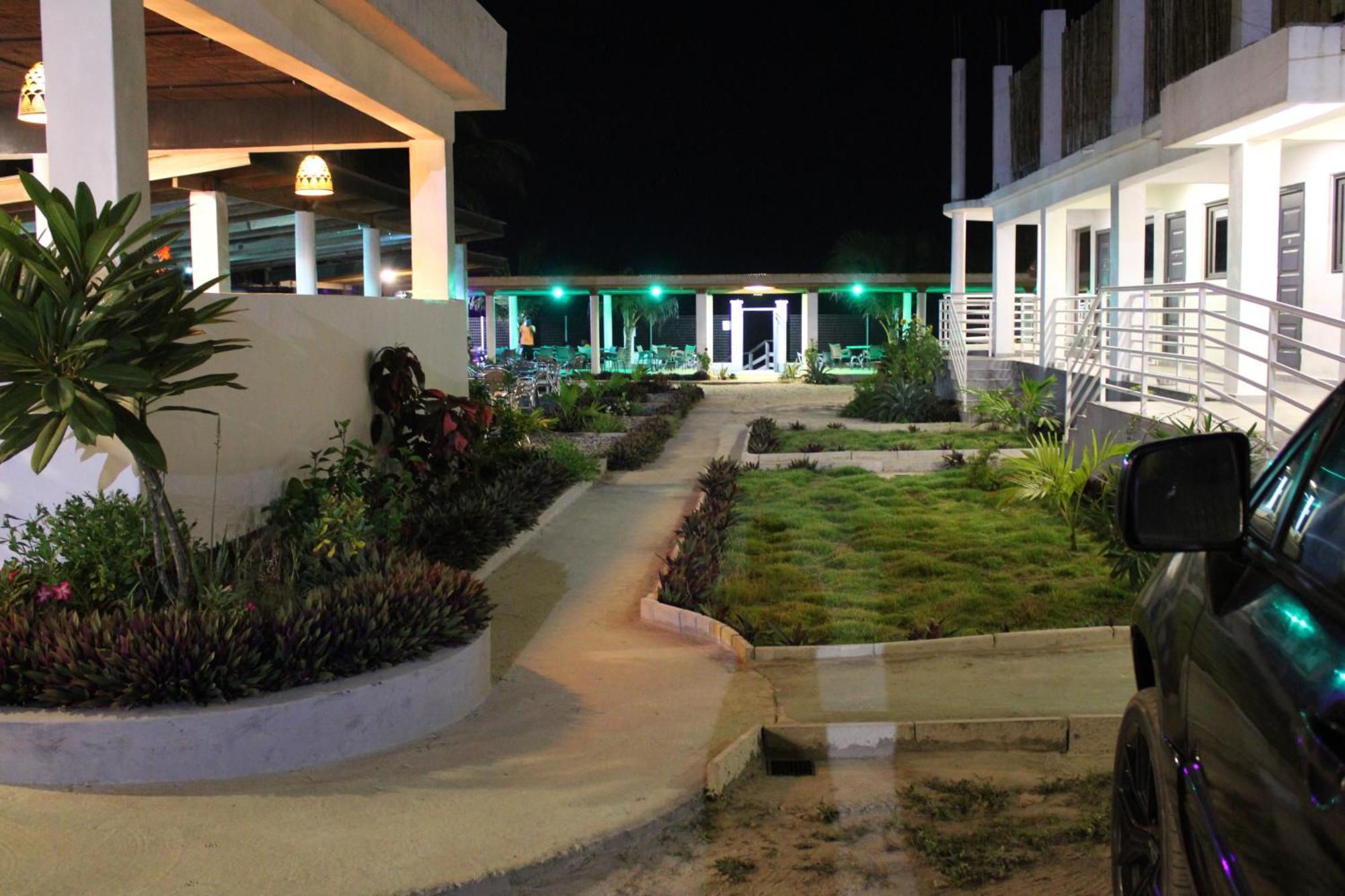Kai Kai Beach Resort Kokrobite Exteriör bild